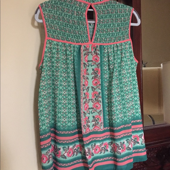 Sleeveless summer top - Picture 2 of 5